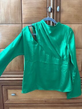 Emerald One-Shoulder Long-Sleeve Blouse